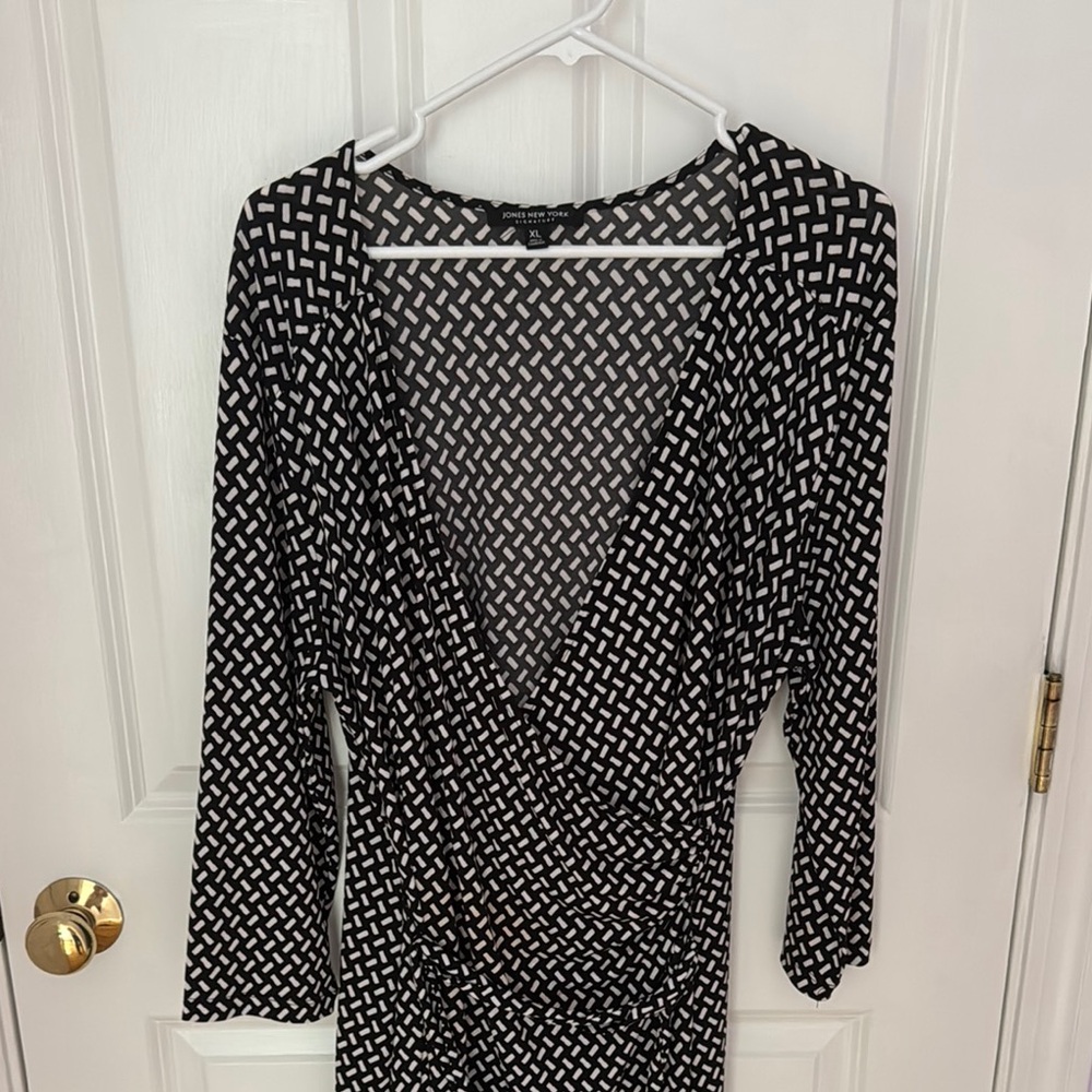 Jones New York Black and White Ruched Wrap Dress